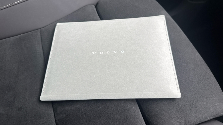 Volvo XC40 2.0 B3P Plus Black Edition 5dr Auto Petrol Estate